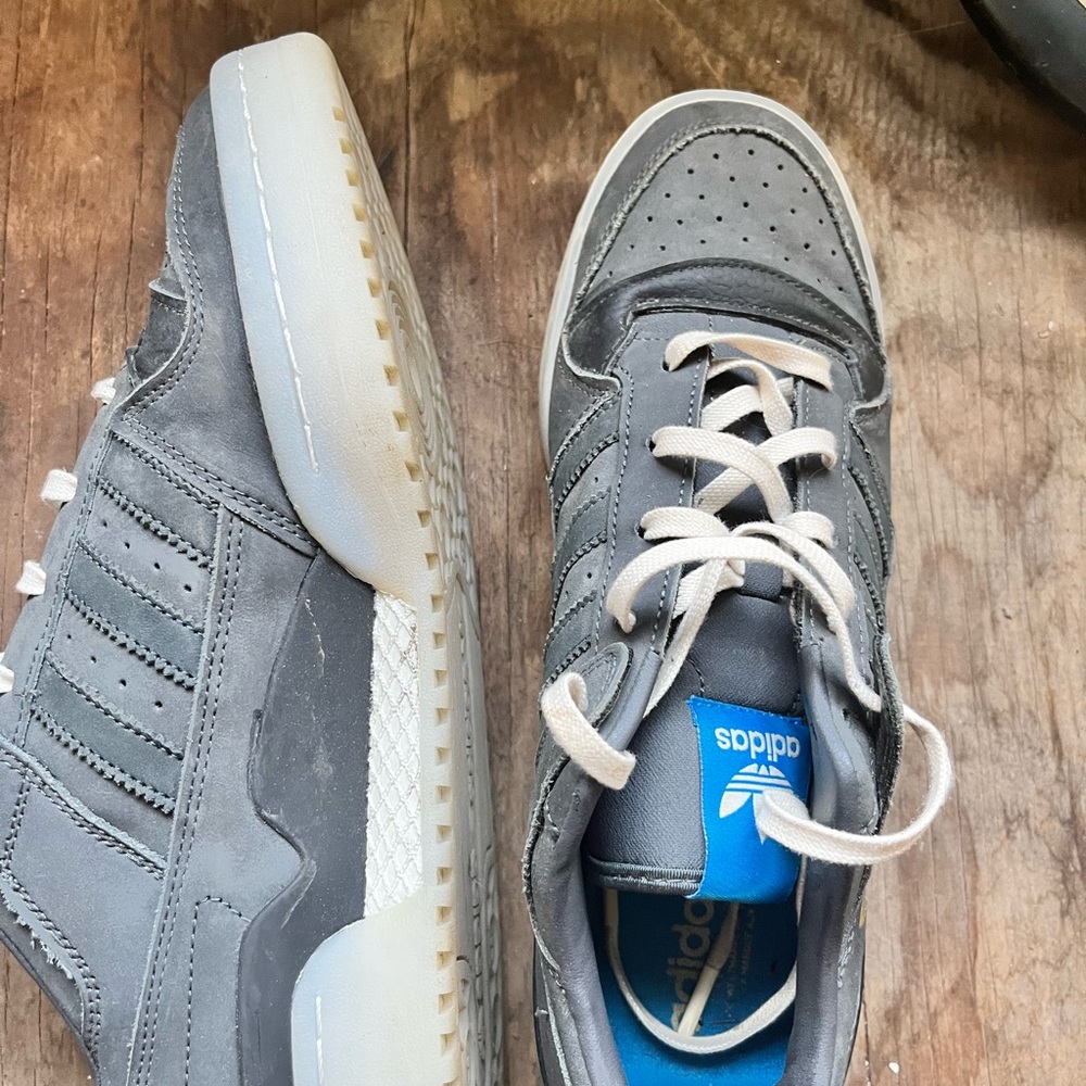 Adidas Forum Low Shows (I believe). Worn only couple of times. They are size 11